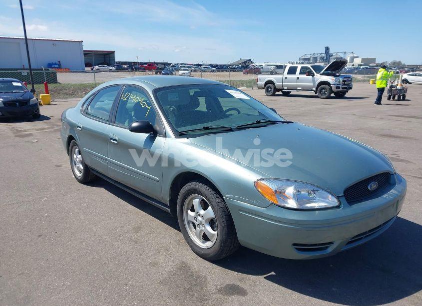 2005 Ford Taurus SE (VIN 1FAFP53U05A273576) main photo