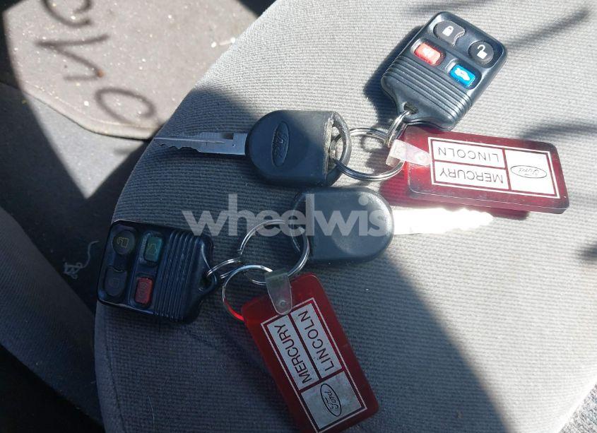 Photo 11 of 2005 Ford Taurus SE (VIN 1FAFP53U05A273576)