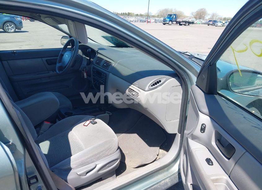 Photo 5 of 2005 Ford Taurus SE (VIN 1FAFP53U05A273576)