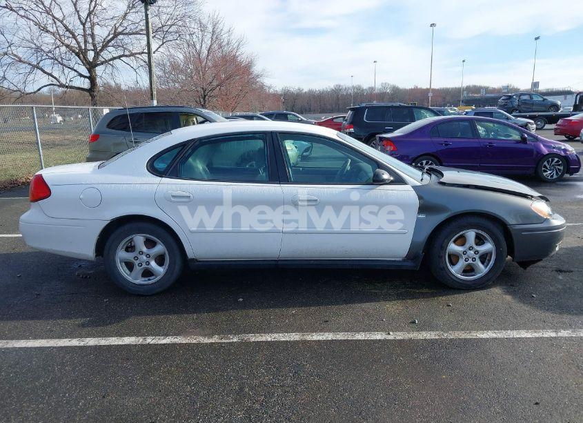 Photo 13 of 2003 Ford Taurus SE (VIN 1FAFP53U13G210075)