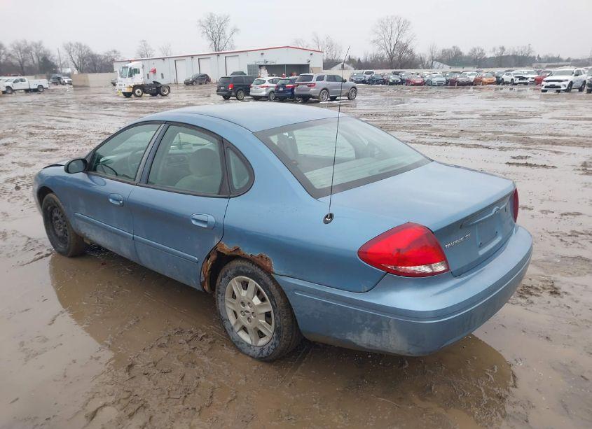 Photo 3 of 2006 Ford Taurus SE (VIN 1FAFP53U16A181913)