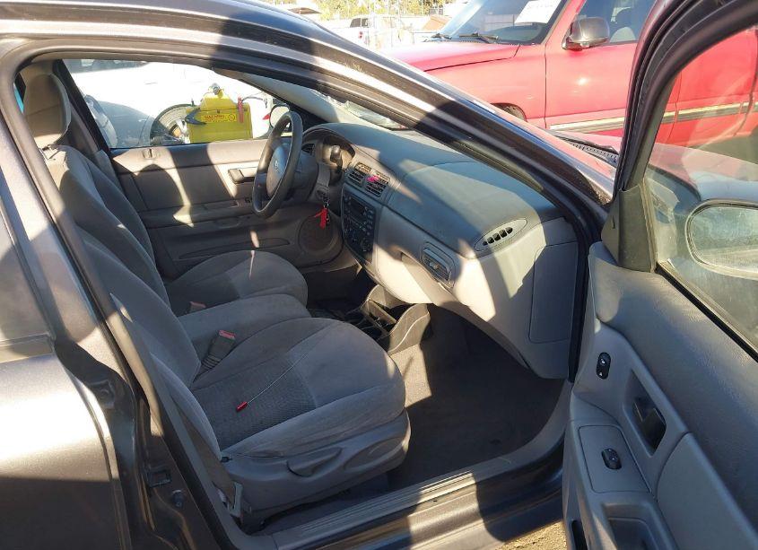 Photo 5 of 2005 Ford Taurus SE (VIN 1FAFP53U25A186469)