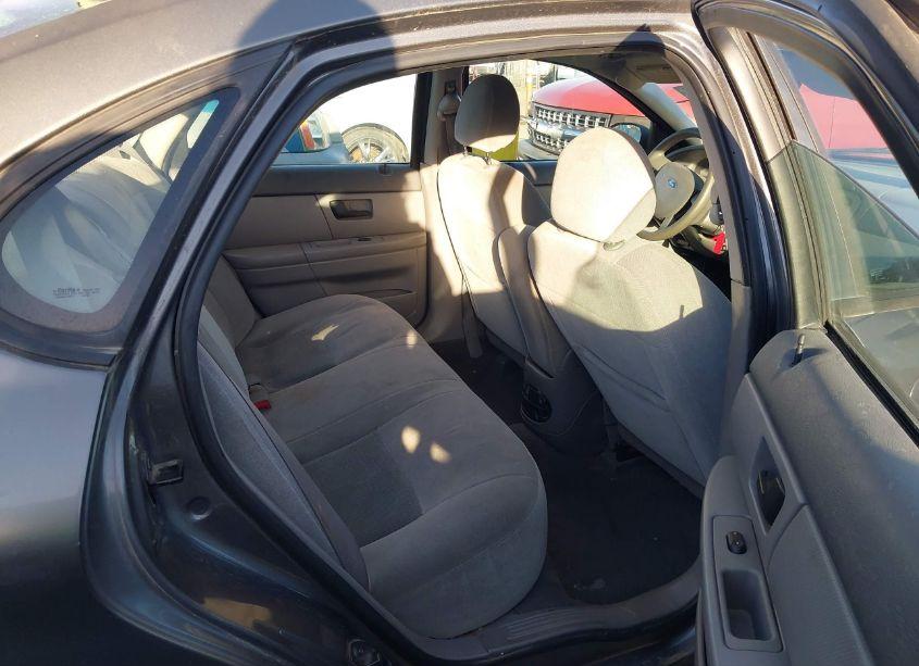 Photo 8 of 2005 Ford Taurus SE (VIN 1FAFP53U25A186469)