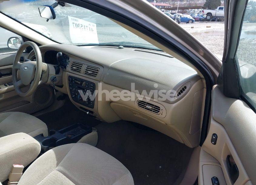 Photo 5 of 2005 Ford Taurus SE (VIN 1FAFP53U25A297975)