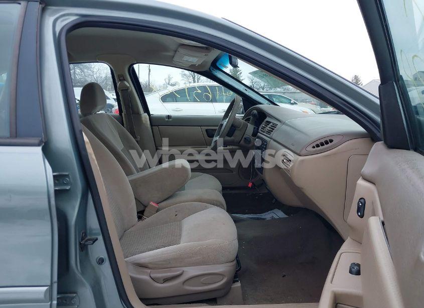 Photo 5 of 2006 Ford Taurus SE (VIN 1FAFP53U26A122997)