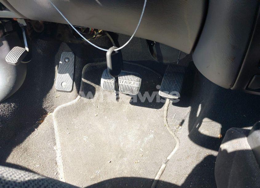 Photo 11 of 2002 Ford Taurus SE (VIN 1FAFP53U32A155968)