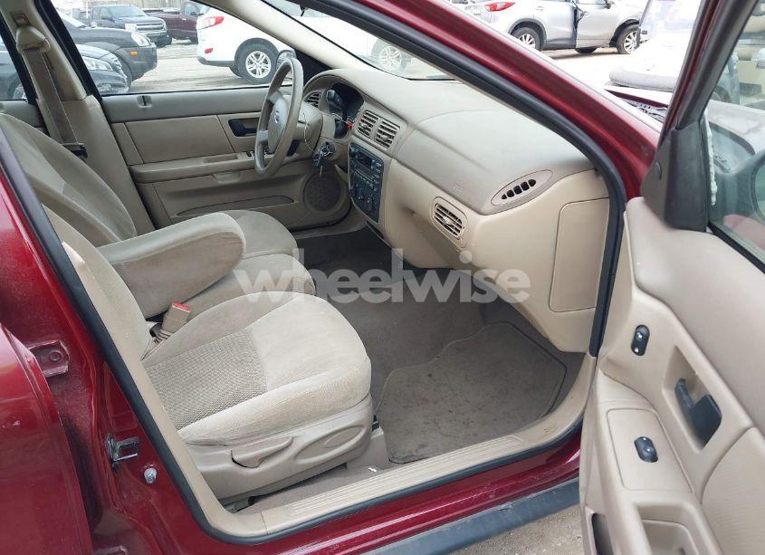 Photo 5 of 2005 Ford Taurus SE (VIN 1FAFP53U35A270526)