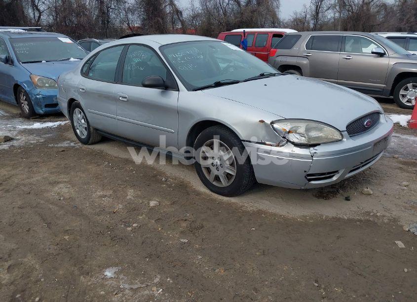 2005 Ford Taurus SE (VIN 1FAFP53U45A244775) main photo