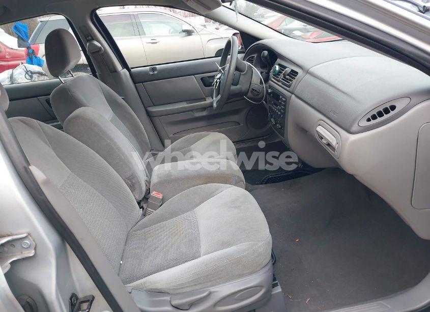 Photo 5 of 2005 Ford Taurus SE (VIN 1FAFP53U45A244775)