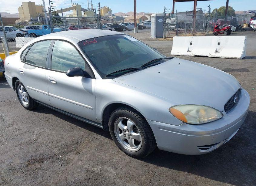 2005 Ford Taurus SE (VIN 1FAFP53U45A281924) main photo