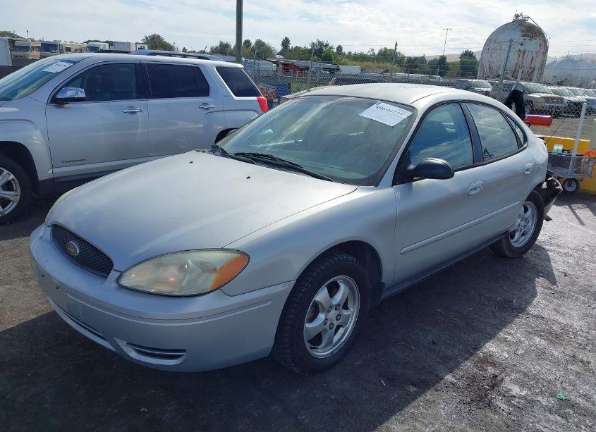 Photo 2 of 2005 Ford Taurus SE (VIN 1FAFP53U45A281924)