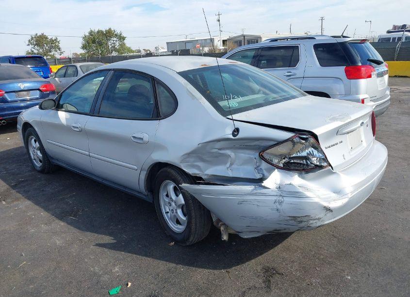 Photo 3 of 2005 Ford Taurus SE (VIN 1FAFP53U45A281924)