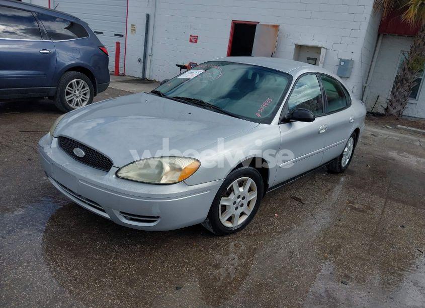 Photo 2 of 2005 Ford Taurus SE (VIN 1FAFP53U45A309835)