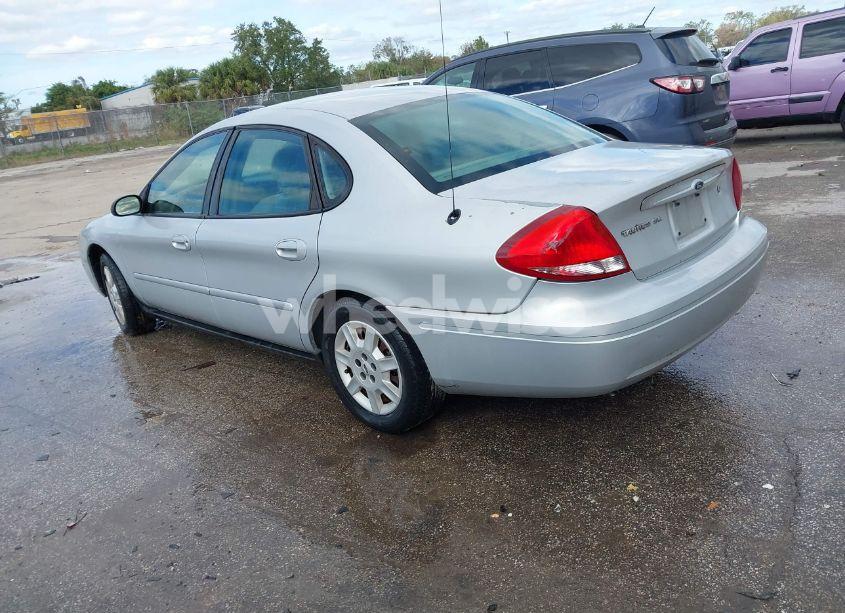 Photo 3 of 2005 Ford Taurus SE (VIN 1FAFP53U45A309835)