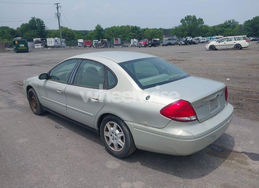 Photo 3 of 2007 Ford Taurus SE (VIN 1FAFP53U47A103742)