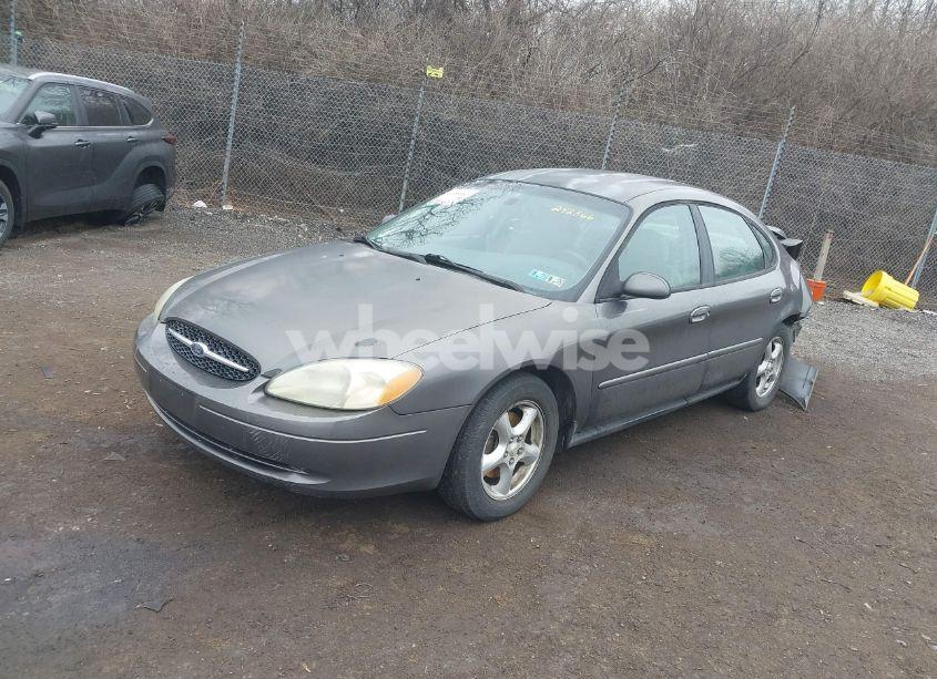 Photo 2 of 2002 Ford Taurus SE (VIN 1FAFP53U52A242366)