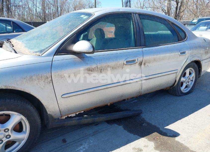 Photo 6 of 2003 Ford Taurus SE (VIN 1FAFP53U53G226439)