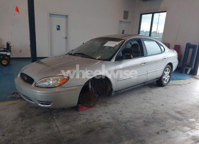 Photo 2 of 2006 Ford Taurus SE (VIN 1FAFP53U56A146243)