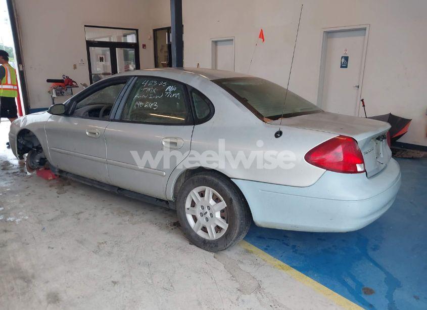 Photo 3 of 2006 Ford Taurus SE (VIN 1FAFP53U56A146243)