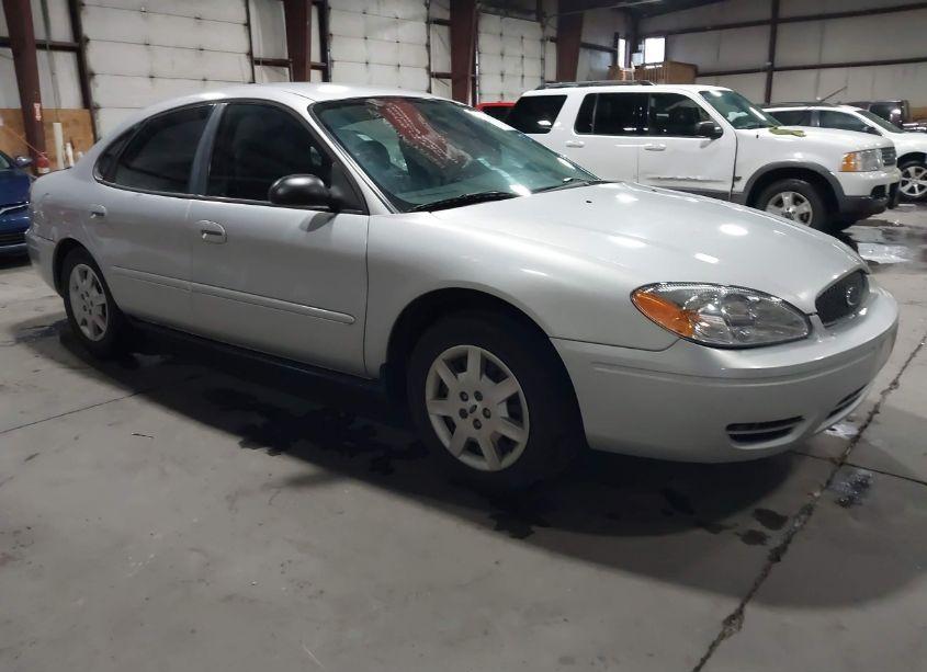 2005 Ford Taurus SE (VIN 1FAFP53U65A279642) main photo