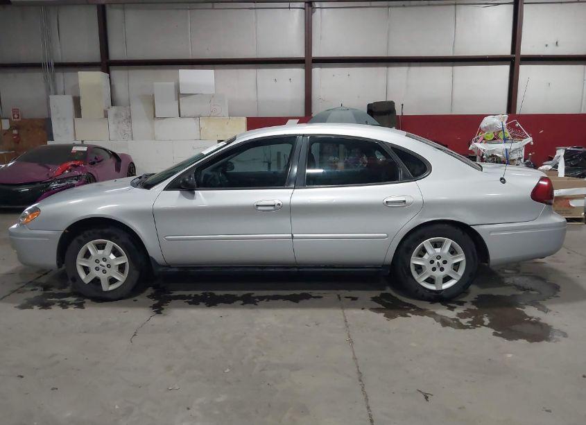 Photo 14 of 2005 Ford Taurus SE (VIN 1FAFP53U65A279642)