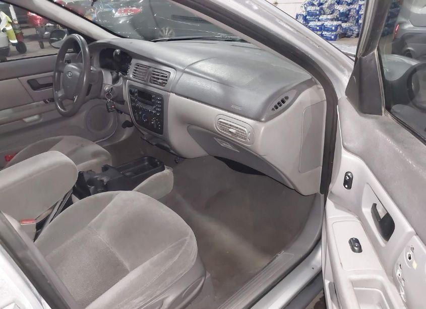 Photo 5 of 2005 Ford Taurus SE (VIN 1FAFP53U65A279642)