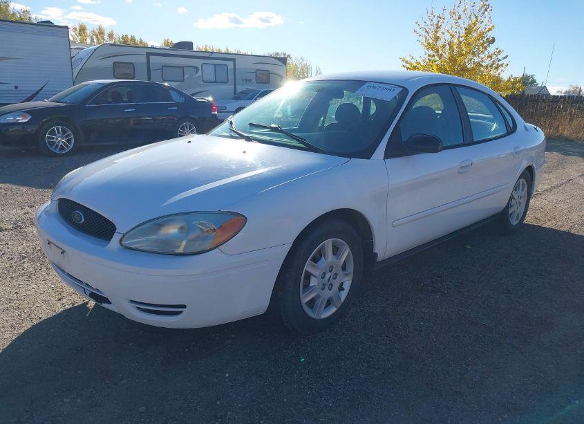 Photo 2 of 2005 Ford Taurus SE (VIN 1FAFP53U85A217143)