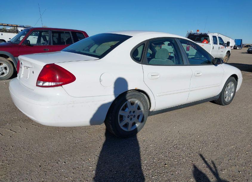 Photo 4 of 2005 Ford Taurus SE (VIN 1FAFP53U85A217143)