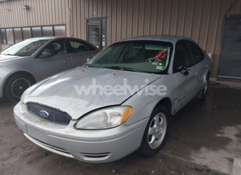 Photo 2 of 2006 Ford Taurus SE (VIN 1FAFP53U86A212056)