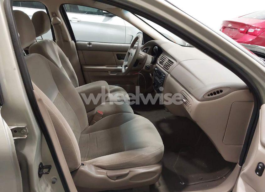 Photo 5 of 2005 Ford Taurus (VIN 1FAFP53U95A194083)