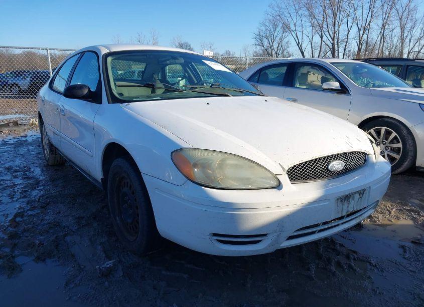 2005 Ford Taurus SE (VIN 1FAFP53U95A252239) main photo