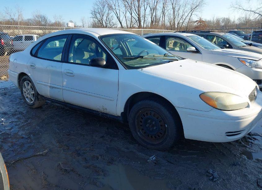 Photo 13 of 2005 Ford Taurus SE (VIN 1FAFP53U95A252239)