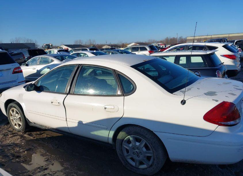 Photo 14 of 2005 Ford Taurus SE (VIN 1FAFP53U95A252239)