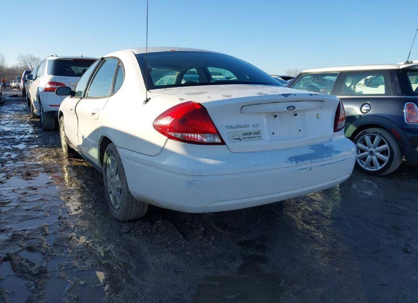 Photo 3 of 2005 Ford Taurus SE (VIN 1FAFP53U95A252239)