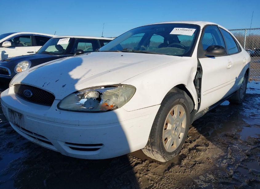 Photo 6 of 2005 Ford Taurus SE (VIN 1FAFP53U95A252239)