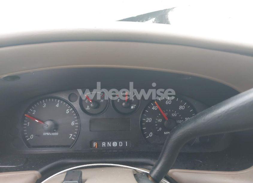 Photo 7 of 2005 Ford Taurus SE (VIN 1FAFP53U95A269042)