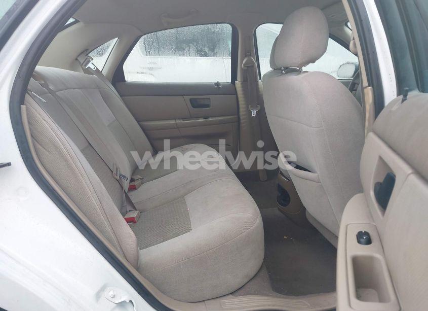 Photo 8 of 2005 Ford Taurus SE (VIN 1FAFP53U95A269042)