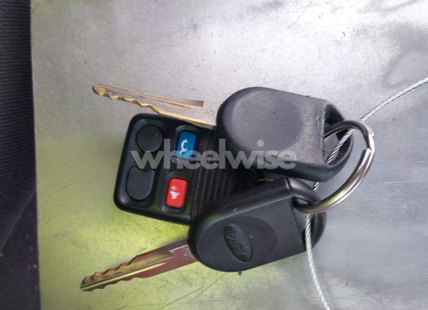 Photo 11 of 2003 Ford Taurus SE (VIN 1FAFP53UX3G108418)