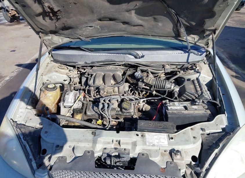 Photo 10 of 2005 Ford Taurus SE (VIN 1FAFP53UX5A227754)