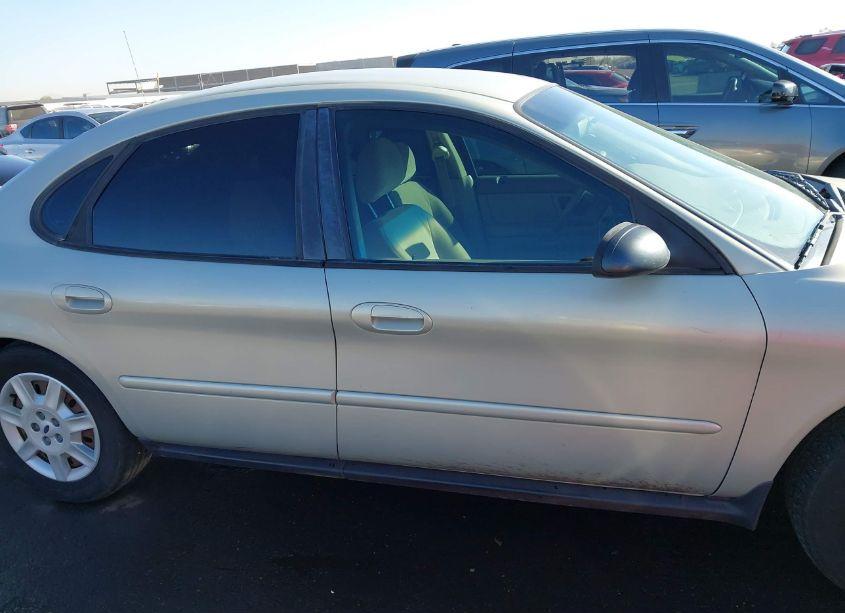 Photo 13 of 2005 Ford Taurus SE (VIN 1FAFP53UX5A227754)