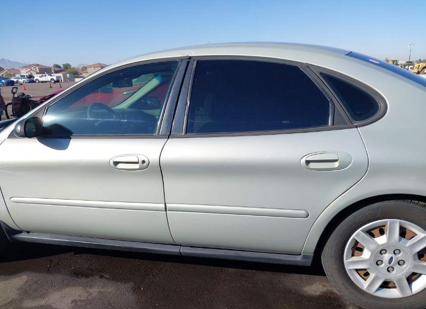Photo 14 of 2005 Ford Taurus SE (VIN 1FAFP53UX5A227754)