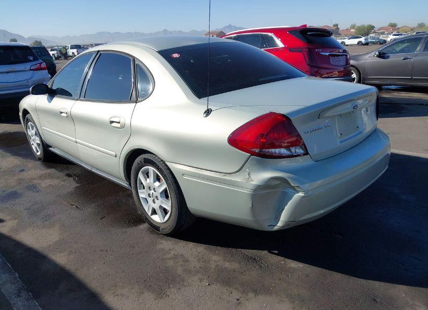 Photo 3 of 2005 Ford Taurus SE (VIN 1FAFP53UX5A227754)