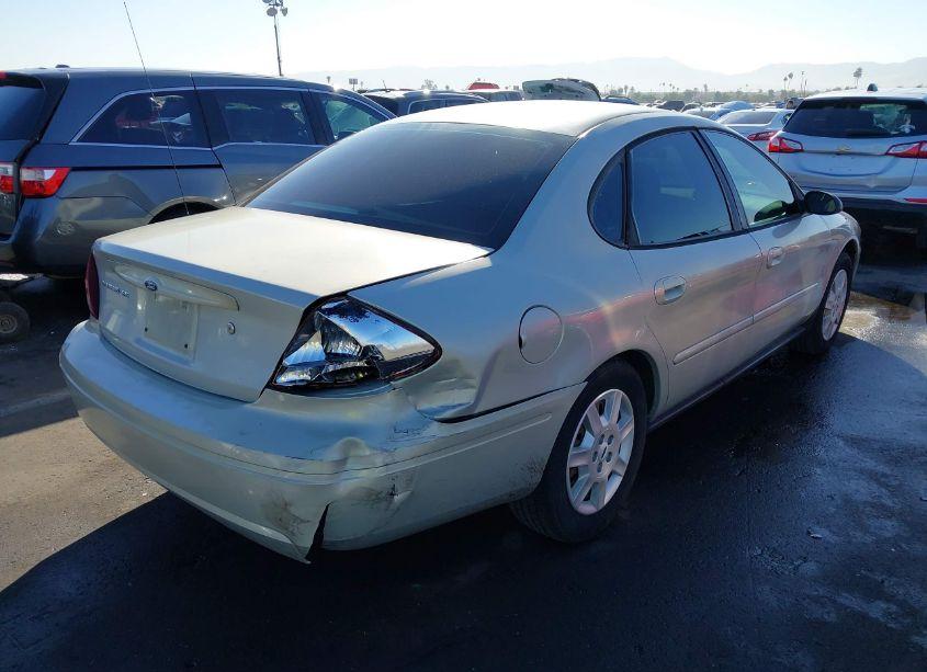 Photo 4 of 2005 Ford Taurus SE (VIN 1FAFP53UX5A227754)