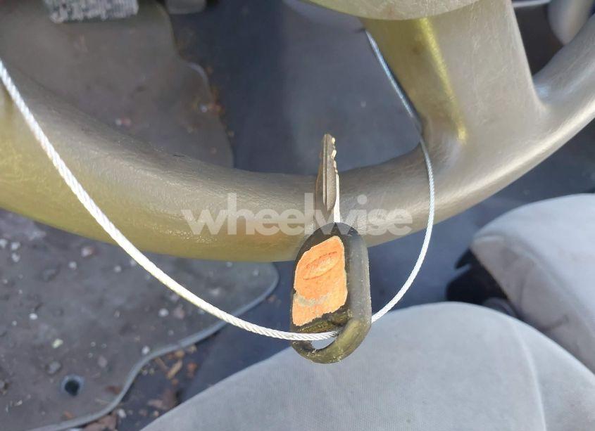 Photo 11 of 2005 Ford Taurus SE (VIN 1FAFP53UX5A290398)