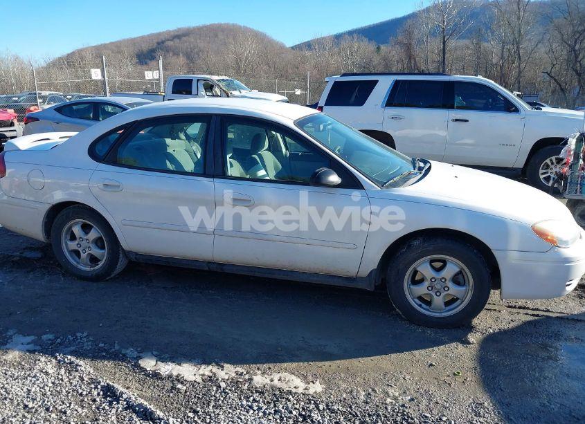 Photo 13 of 2005 Ford Taurus SE (VIN 1FAFP53UX5A290398)