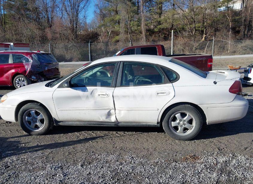 Photo 14 of 2005 Ford Taurus SE (VIN 1FAFP53UX5A290398)
