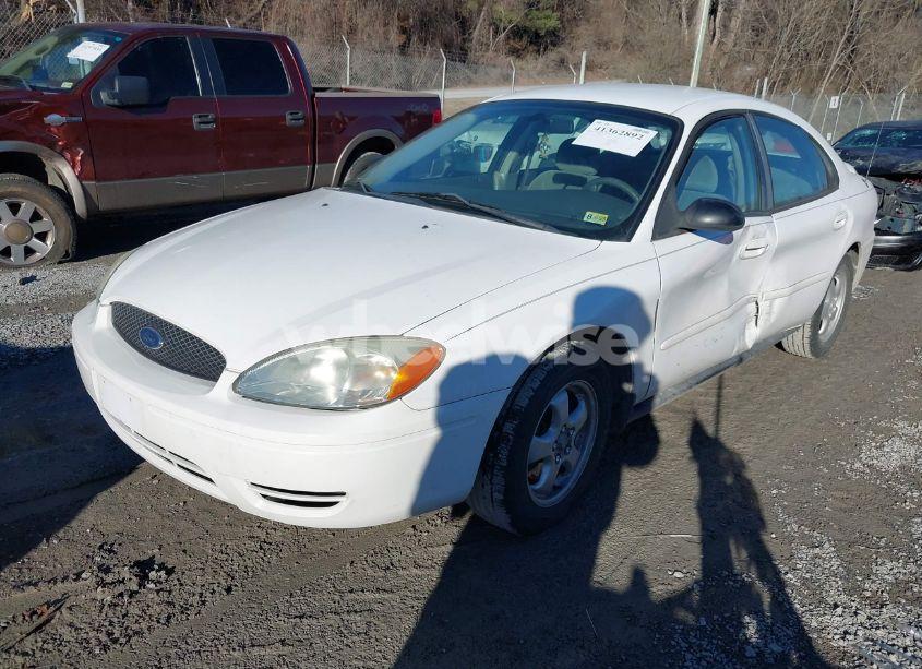 Photo 2 of 2005 Ford Taurus SE (VIN 1FAFP53UX5A290398)