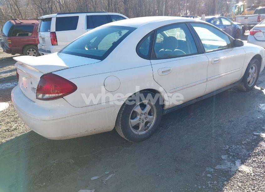 Photo 4 of 2005 Ford Taurus SE (VIN 1FAFP53UX5A290398)