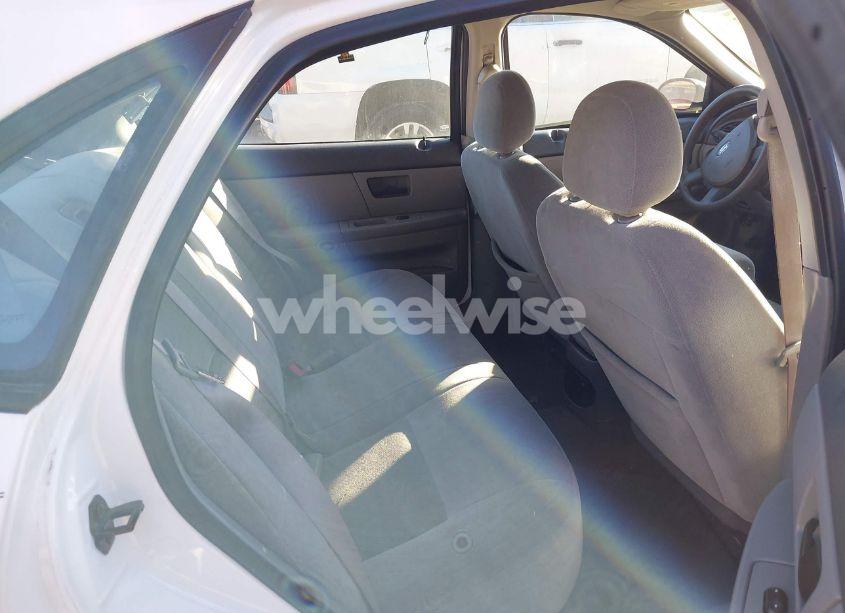 Photo 8 of 2005 Ford Taurus SE (VIN 1FAFP53UX5A290398)