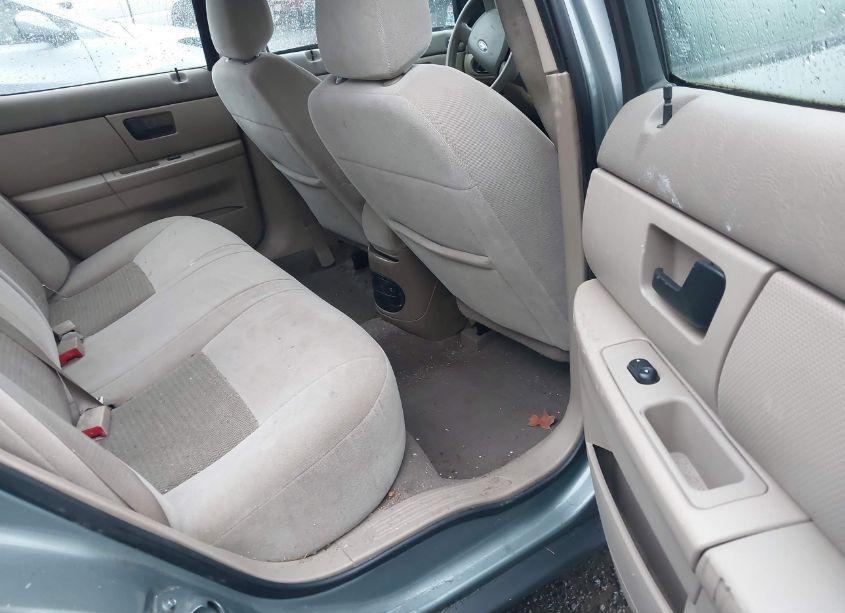 Photo 8 of 2006 Ford Taurus SE (VIN 1FAFP53UX6A194501)